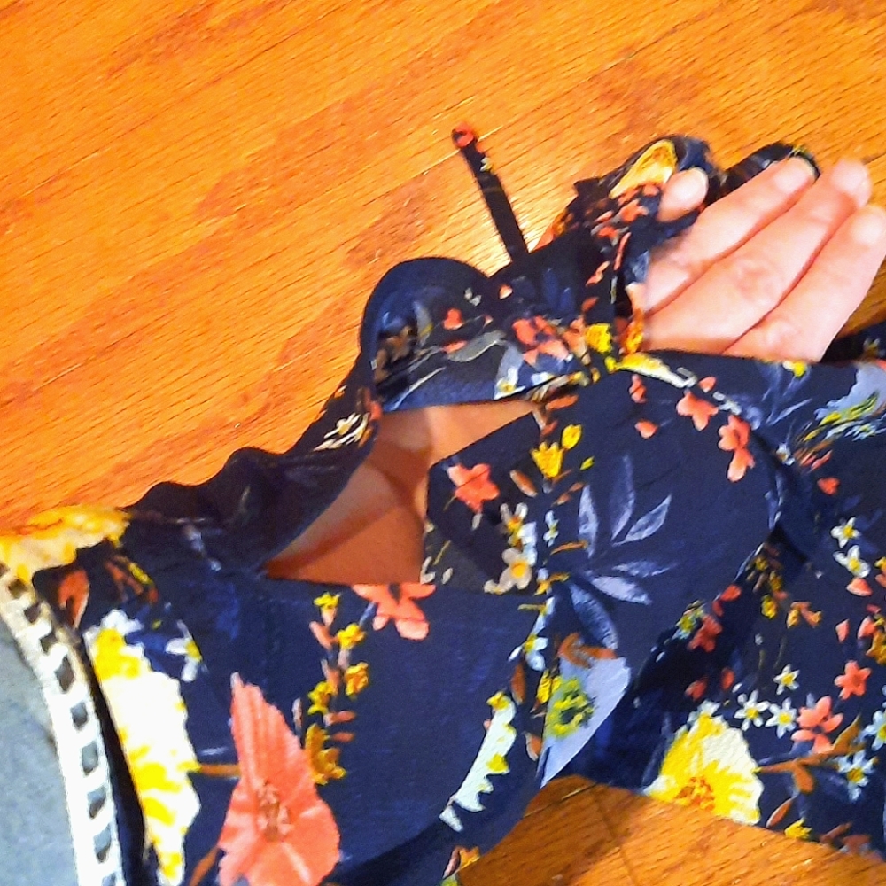 Umgee flowy dress in beautiful navy floral pattern (size S) - Picture 6 of 7